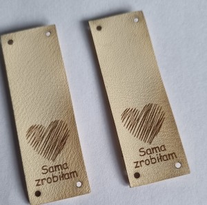 Zawieszka ekoskóra "Sama zrobiłam"  z sercem 60x20 ecru 